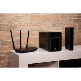 Apc Easy Ups 1200Va 230V Avr/iec Sockets