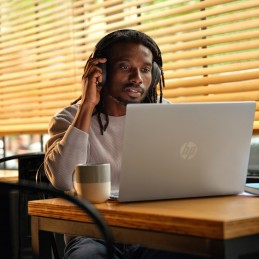 Hp Pavilion 16-Ag0007Nw Ryzen 5 8540U 16"2K 300Nits Ag 16Gb Lpddr5-6400 Ssd512 Radeon 740M Cam 1080P 59Wh Win11 Natural Silver 2